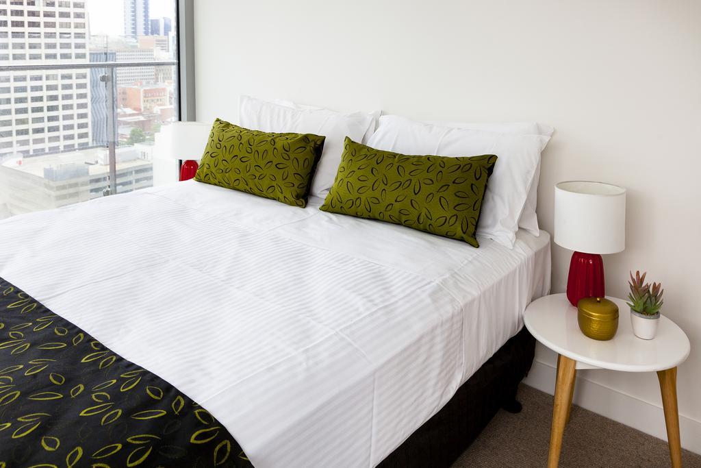 Akom Melbourne Aparthotel Exterior photo