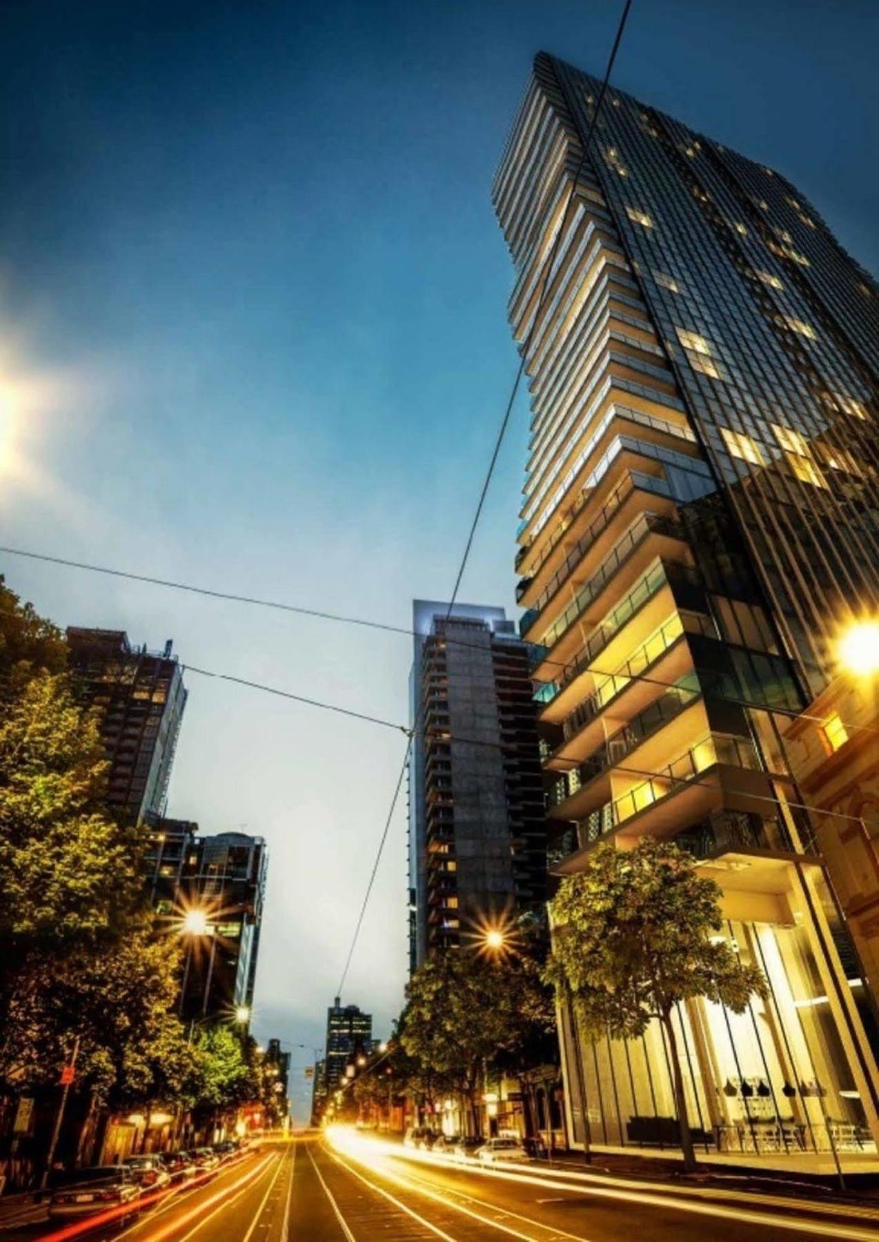 Akom Melbourne Aparthotel Exterior photo